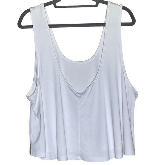 NWT Fabletics Carter Size 2X White Swing Tank II - Picture 4 of 4